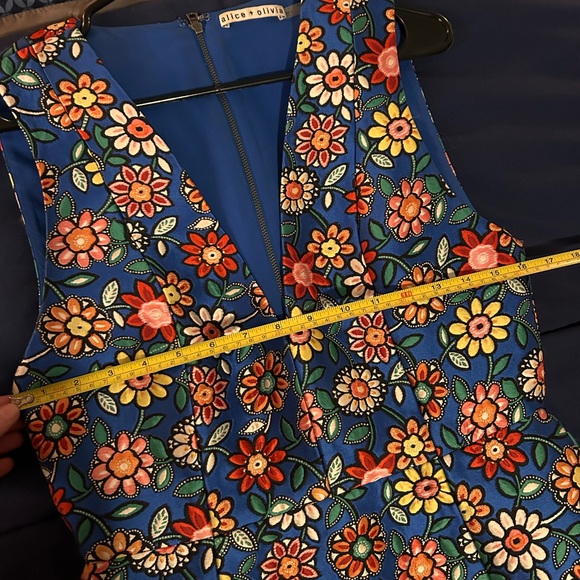 ALICE + OLIVIA Flared floral-jacquard mini dress 8 - Picture 5 of 6